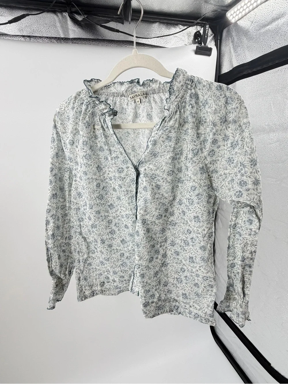 Baybala placket features contrast